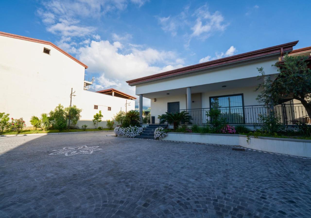 Villa Dei Cesari Bed & Breakfast Santa Maria La Carita Exterior photo
